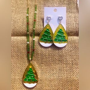 NEW CHRISTMAS WAFFLE BRAND NECKLACE & EARRINGS SET